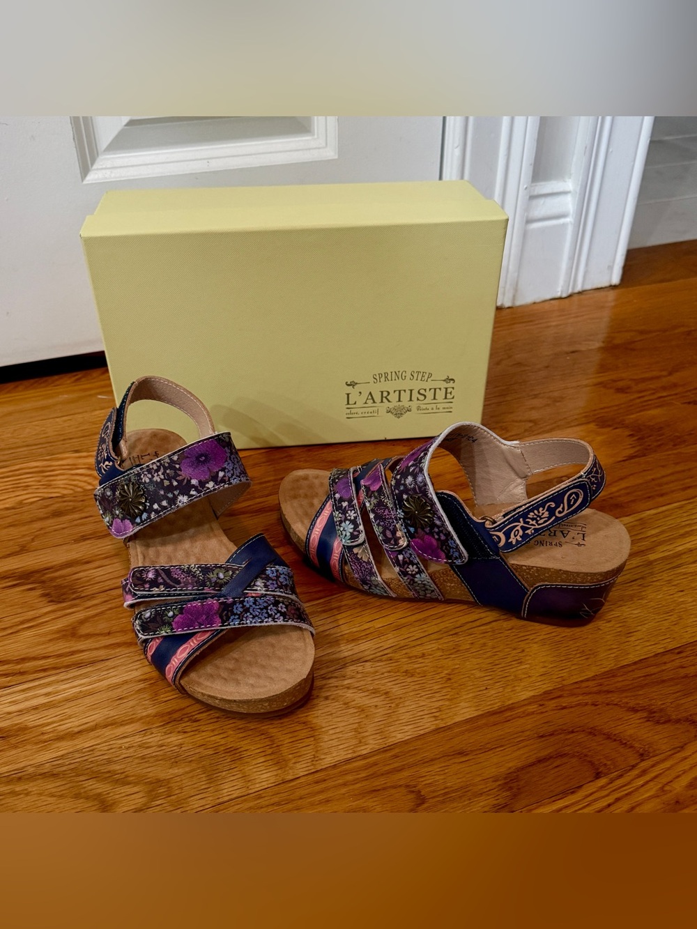 L’Artiste Spring Step Rolzah Floral Wedge Sandals Navy Multi 6.5-7 NWT - Picture 2 of 12